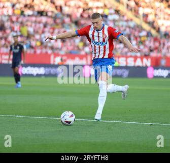 Sabadell, Barcellona, Spagna. 30 settembre 2023. Barcellona Spagna 30.09.2023 Artem Dovbyk (Girona FC) controlla la palla durante la Liga EA Sports tra Girona FC e Real Madrid a Montilivi il 30 settembre 2023 a Girona. (Immagine di credito: © Xavi Urgeles/ZUMA Press Wire) SOLO USO EDITORIALE! Non per USO commerciale! Foto Stock