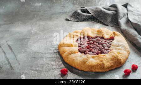 Crostata rustica di lamponi o galette di lamponi Foto Stock