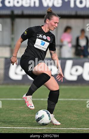 Zulte, Belgio. 30 settembre 2023. Chiara Steyvers (13) di Woluwe nella foto di una partita di calcio femminile tra SV Zulte - Waregem e White Star Woluwe nella quinta giornata della stagione 2023 - 2024 della belga lotto Womens Super League, domenica 30 settembre 2023 a Zulte, BELGIO . Credito: Sportpix/Alamy Live News Foto Stock