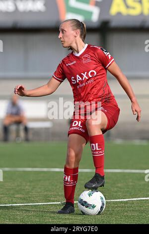 Zulte, Belgio. 30 settembre 2023. Ella Vierendeels (23) di Zulte Waregem nella foto durante una partita di calcio femminile tra SV Zulte - Waregem e White Star Woluwe nella quinta partita della stagione 2023 - 2024 della belga lotto Womens Super League, domenica 30 settembre 2023 a Zulte, BELGIO . Credito: Sportpix/Alamy Live News Foto Stock