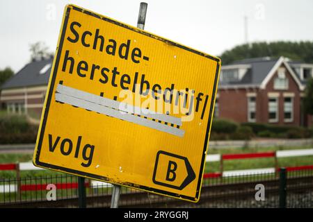 LOPPERSUM - lavori di riparazione e rafforzamento delle case nel villaggio di Loppersum a Groninga. Dopo sessant'anni, l'estrazione di gas a Groningen si arresterà a causa dei rischi sismici e delle sofferenze causate ai residenti. ANP JEROEN JUMELET netherlands Out - belgium Out Foto Stock