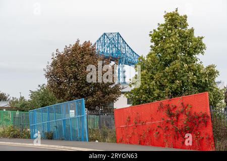 =Una vista del Middlesbrough Transporter Bridge dall'area di riqualificazione di Boho nella città di Middlesbrough, Regno Unito Foto Stock