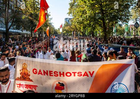 Fest des indischen Elefantengottes Ganesh Chaturthi auf der Kö NUR für REDAKTIONELLE VERWENDUNG *** Festival del dio elefante indiano Ganesh Chaturthi sul Kö PER USO ESCLUSIVAMENTE EDITORIALE. Foto Stock