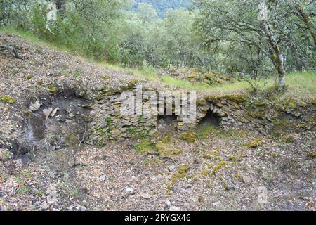 Vecchio forno per calce a Los Castros de lastra. Età del ferro. Valdegov’a.. Alava. Paesi baschi. Spagna. Foto Stock