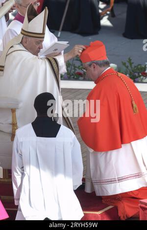 Città del Vaticano, Vaticano, 30 settembre 2023. Papa Francesco nomina nuovo cardinale Angelo Sixto Rossi, durante il Concistoro pubblico ordinario per la creazione del nuovo cardinale a San Piazza San Pietro il 30 settembre 2023 nella città del Vaticano. Papa Francesco tiene un concistoro per la creazione di 21 nuovi cardinali, il concistoro cade prima dell'inizio del Sinodo sulla Sinodalità, che si svolgerà in ottobre Foto Stock