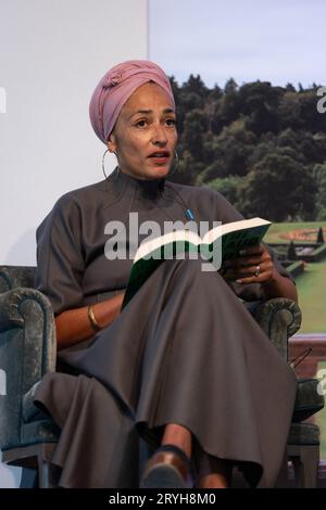 Zadie Smith, romanziere inglese, romanzo di debutto, "White Teeth", fotografato al Cliveden Literary Festival, Berkshire, Inghilterra, Regno Unito 30 settembre 2023 Foto Stock