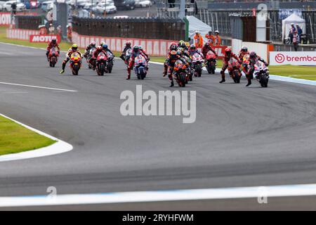 1 ottobre 2023; Mobility Resort Motegi, Motegi, Prefettura di Tochigi, Giappone; MotoGP giapponese 2023, Race Day: inizio della gara all'angolo 1 credito: Action Plus Sports Images/Alamy Live News Foto Stock