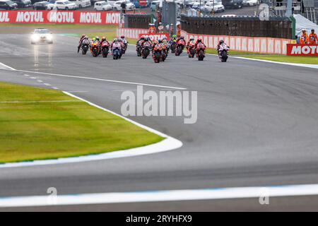 1 ottobre 2023; Mobility Resort Motegi, Motegi, Prefettura di Tochigi, Giappone; MotoGP giapponese 2023, Race Day: inizio della gara all'angolo 1 credito: Action Plus Sports Images/Alamy Live News Foto Stock