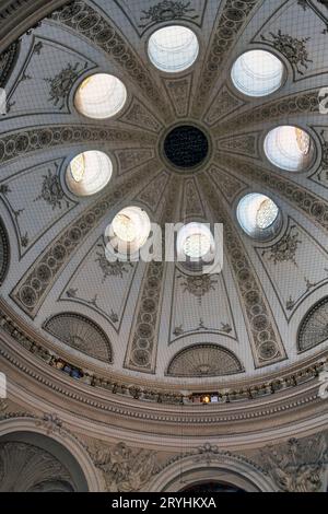 Die Kuppel des Michaelertors in der Hofburg Wien Foto Stock