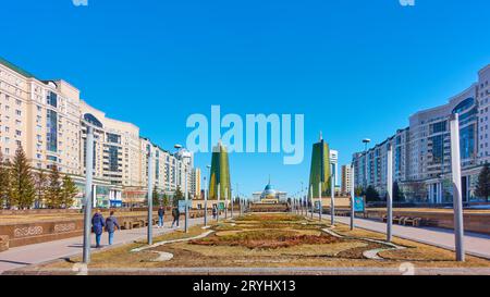 Astana (Nur-Sultan), Kazakistan - 2 aprile 2023: Città di Astana con Nurjol Boulevard Foto Stock