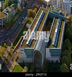 Vista dal Rheinturm sul centro radiotelevisivo WDR di Duesseldorf, Germania, Europa Foto Stock