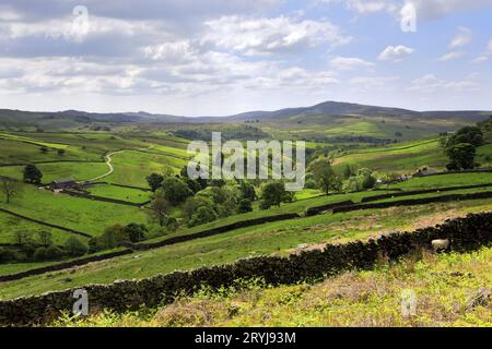 La valle del fiume Dane vicino al villaggio di Knar, Cheshire, Inghilterra, Regno Unito Foto Stock