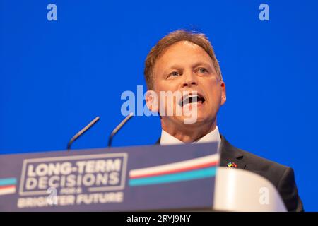 Manchester, Regno Unito. 1 ottobre 2023. Grant Shapps, deputato, Segretario di Stato per la difesa, centro centrale di Manchester che ospita il primo giorno della conferenza Tory 2023. Manchester UK. Foto: Garyroberts/worldwidefeatures.com credito: GaryRobertsphotography/Alamy Live News Foto Stock