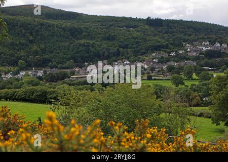 Vista di Doreen da Caer Drewyn Hillfort, Galles Foto Stock