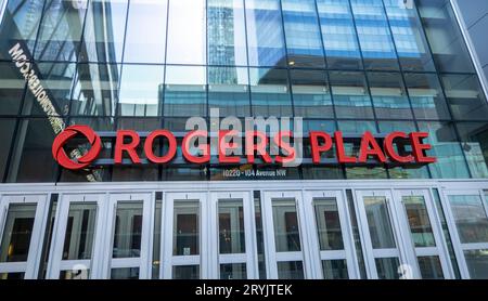 Edmonton, Alberta, Canada. 3 aprile 2023. Vista frontale ravvicinata al cartello d'ingresso principale al Rogers Place Foto Stock