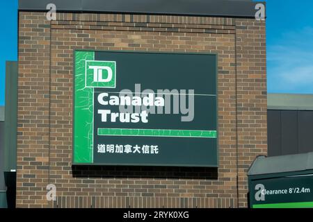 Calgary, Alberta, Canada. 7 aprile 2023. Un TD Bank Canada Trust a Chinatown. Foto Stock