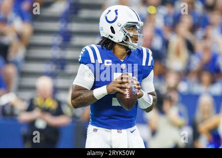 Indianapolis, Indiana, USA. 1 ottobre 2023. Il quarterback degli Indianapolis Colts Anthony Richardson (5) passa il pallone durante la partita contro i Los Angeles Rams a Indianapolis, Indiana. John Mersits/CSM/Alamy Live News Foto Stock