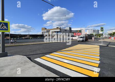 Mosca, Russia - 21 agosto. 2023. Passaggio pedonale fino a Piazza Kryukovo Foto Stock