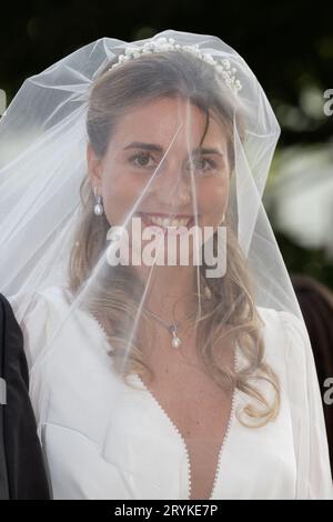 Beloeil, Belgio. 1 ottobre 2023. La contessa Natacha Roumiantzoff-Pachkevitch arriva al suo matrimonio con l'arciduca Alessandro d'Asburgo-Lorena nella chiesa di Saint Pierre de Beloeil, il 29 settembre 2023 in Belgio. Foto di David NIVIERE credito: Abaca Press/Alamy Live News Foto Stock