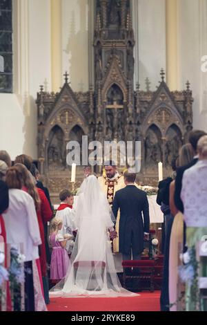 Beloeil, Belgio. 1 ottobre 2023. Matrimonio di Archiduc Alexander de Habsbourg-Lorraine e della contessa Natacha Roumiantzoff-Pachkevitch nella chiesa di Saint Pierre di Beloeil, il 29 settembre 2023 in Belgio. Foto di David NIVIERE credito: Abaca Press/Alamy Live News Foto Stock