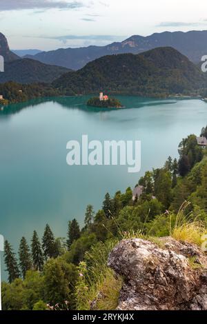 Vista dal lago di Bled nelle alpi slovene Foto Stock