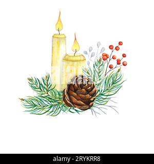 Composizione acquerello con candele bianche con fuoco, cono di pino, rami di abete, bacche rosse. Illustrazione disegnata a mano, decorazioni accoglienti per Natale Foto Stock