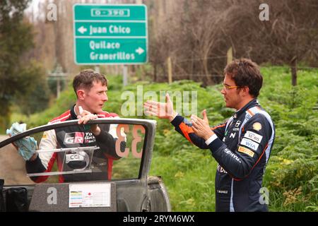 Los Angeles, Chili. 1 ottobre 2023. EVANS Elfyn (GBR), TOYOTA GR Yaris Rally1 Hybrid, ritratto con NEUVILLE Thierry (fra), HYUNDAI I20 N Rally1 Hybrid durante il Rally Cile 2023, undicesimo round del WRC World Rally Car Championship 2023, dal 28 settembre al 1 ottobre 2023 a Los Angeles, Cile - foto Sophie Graillon/DPPI Credit: DPPI Media/Alamy Live News Foto Stock