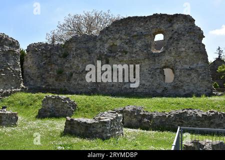 Mauerreste des römischen Kastells Cannabianca a Zeiselmauer, Österreich Foto Stock