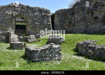 Il resto del muro del forte romano cannabianca a Zeiselmauer, Austria Foto Stock