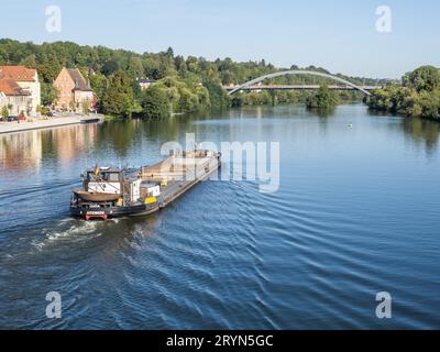 Nave da carico sul meno, Kitzingen, bassa Franconia, Franconia, Baviera, Germania Foto Stock