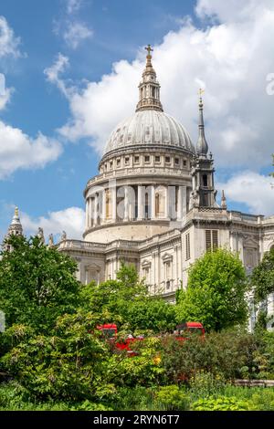 Cattedrale di St Paul in primavera. Londra. REGNO UNITO. Foto Stock