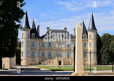 Il castello del vino di Pichon-Longueville, chiamato anche Château Pichon Baron, a Pauillac nel Médoc. Produzione di vino rosso. Vigneto dei vini di Bordeaux. Pauillac Foto Stock