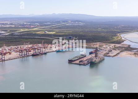 Port Elizabeth, Gqeberha, Capo Orientale, Sudafrica - 11 luglio 2023: Veduta aerea del Porto di Coega. Foto Stock