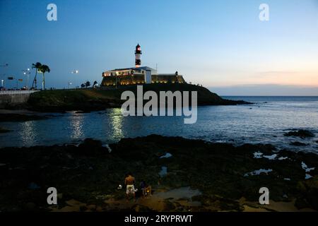 Forte de Santo Antonio da Barra fortezza con Farol da Barra lighthouse, Salvador, Bahia, Brasile. Foto Stock