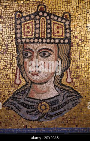 Ecclesia romana. XII secolo d.C. Mosaico Polichrome con tessere in pasta di vetro di St. La Basilica di Pietro in Vaticano. Museo Barracco dell'antiquariato SCU Foto Stock