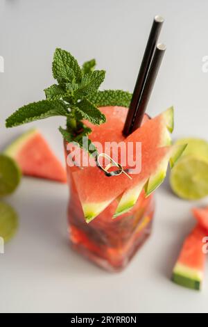 Mojito anguria decorato con frutta Foto Stock