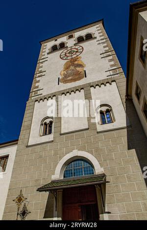 DAS Kloster Neustift auch Stift Neustift ist ein Stift der Kongregation der österreichischen Augustiner-Chorherren in Neustift Gemeinde Vahrn bei Brixen in Südtirol, Italien . Der TV-Moderator Markus Lanz lebte als Gymnasiast im Schülerheim von Kloster Neustift. Kloster Neustift *** il monastero Neustift anche Stift Neustift è un monastero della Congregazione dei canoni agostiniani austriaci a Neustift comune di Vahrn vicino Bressanone in alto Adige, Italia il presentatore televisivo Markus Lanz ha vissuto come studente di scuola superiore nel dormitorio del monastero di Neustift monastero di Neustift Foto Stock