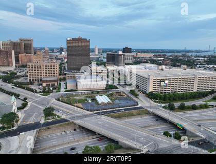 Una splendida vista aerea di una città di Detroit nel Michigan, Stati Uniti. Foto Stock