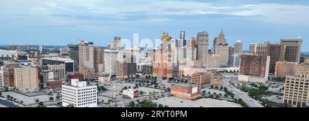 Una splendida vista aerea di una città di Detroit nel Michigan, Stati Uniti. Foto Stock