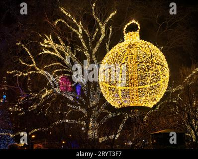 Holiday decorazioni di Rathauspark Vienna. Austria Foto Stock