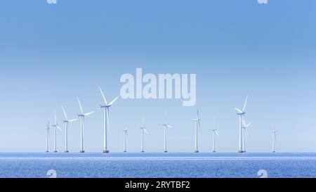 Azienda di turbine eoliche offshore nel mare . Lillgrund Wind farm, sulle coste della Danimarca e della Svezia. Foto Stock