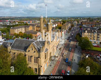 Rutherglen, Scozia, Regno Unito. 2 ottobre 2023. Vista aerea del municipio di Rutherglen nel centro di Rutherglen prima delle elezioni suppletive di Rutherglen e Hamilton West in questo collegio. Il Partito laburista scozzese spera di prendere il seggio dal SNP. Le elezioni suppletive si terranno il 5 ottobre 2023. Iain Masterton/Alamy Live News Foto Stock