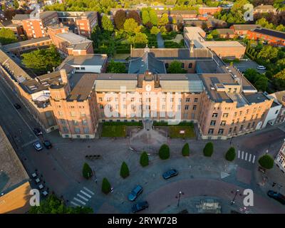 Duffel, Anversa, Belgio, 15 giugno 2023, vista aerea sull'antico monastero di Sint-Norbertus, Saint Norbert, nella città Foto Stock