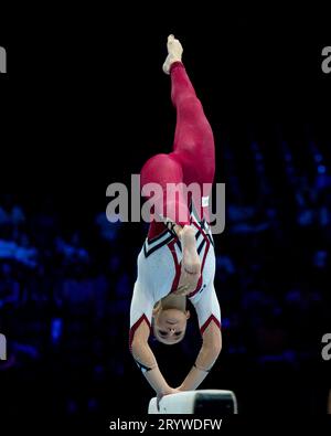 Anversa, Belgio. 2 ottobre 2023. Karina Schoenmaier (GER) sul Balance Beam durante il 52° Campionato del mondo di ginnastica Artistica FIG 2023 Qualification Day 3 presso Sportpaleis ad Anversa, Belgio. (Daniela Porcelli/SPP) credito: SPP Sport Press Photo. /Alamy Live News Foto Stock