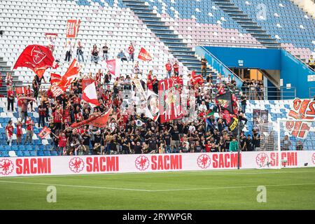 Reggio Emilia, Italia. 2 ottobre 2023. Tifosi di Monza durante US Sassuolo vs AC Monza, partita di serie A A Reggio Emilia, Italia, 02 ottobre 2023 crediti: Independent Photo Agency/Alamy Live News Foto Stock