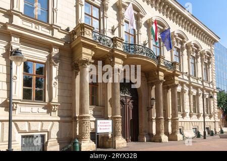 L'ingresso dell'Università Andrassy di Budapest, Ungheria Foto Stock