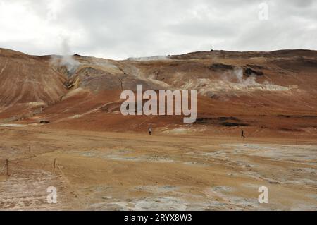 Splendida vista delle sorgenti termali di Hverir, Islanda Foto Stock