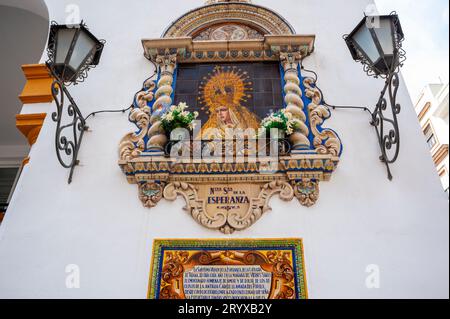 Siviglia, Spagna, dettaglio, icona religiosa in mostra muro esterno, al mercato pubblico, 'mercato Arenal', nel centro storico, Arte tradizionale all'aperto Foto Stock