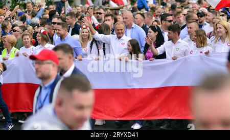 Varsavia, Polonia. Ottobre 2023. Donald Tusk durante di nelle più grandi manifestazioni viste in Polonia dalla caduta del comunismo. Marzo di un milione Foto Stock
