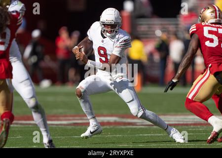 1 ottobre 2023; Santa Clara, CA, Stati Uniti; il quarterback degli Arizona Cardinals Joshua Dobbs (9) corre con i Football durante il terzo quarto contro i San Francisco 49ers al Levi's Stadium. (Stan Szeto/immagine dello sport) Foto Stock